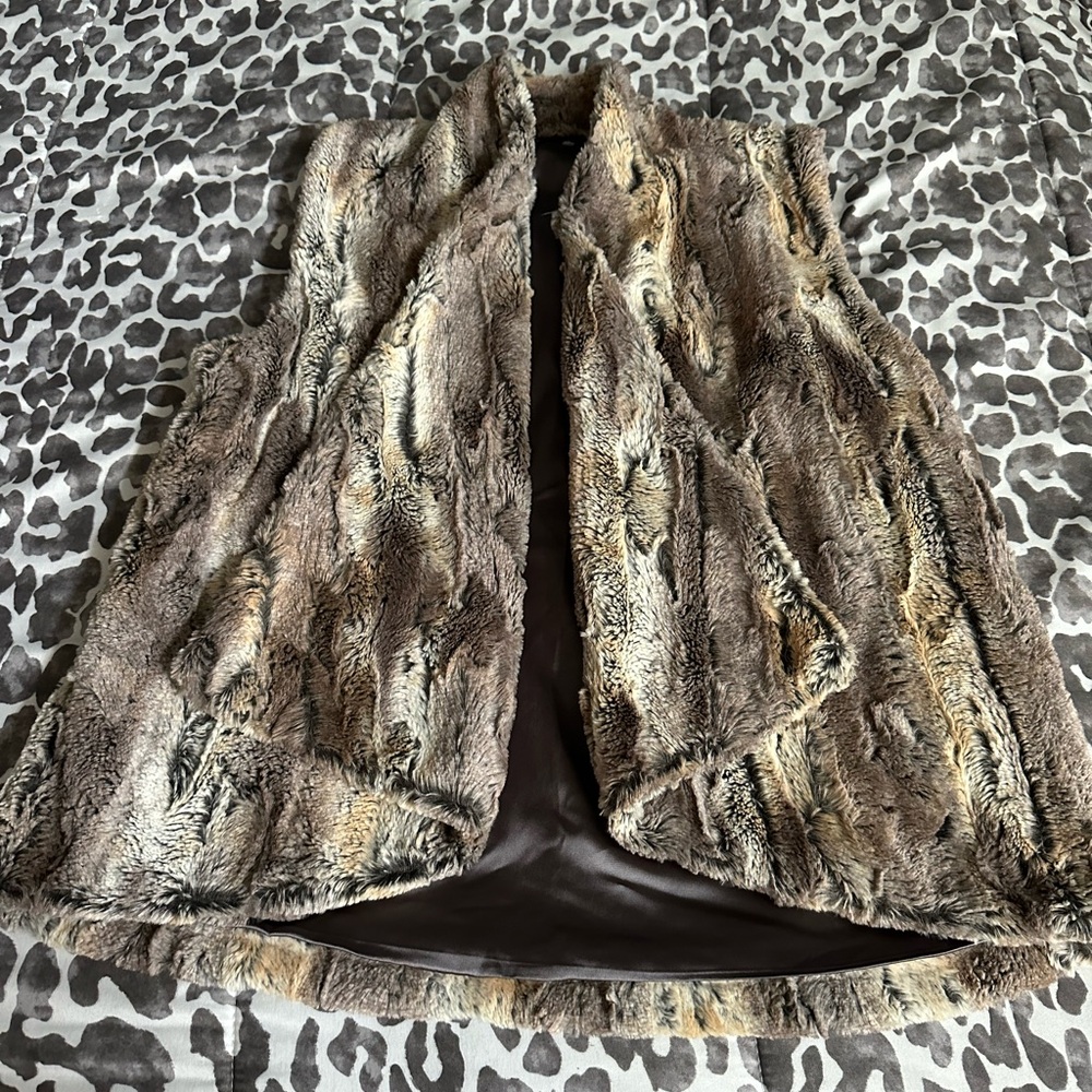 Cullen Open front Fur vest size LG